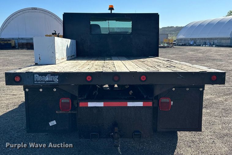 image for item NP9692 2005 Ford F650 Super Duty  flatbed truck