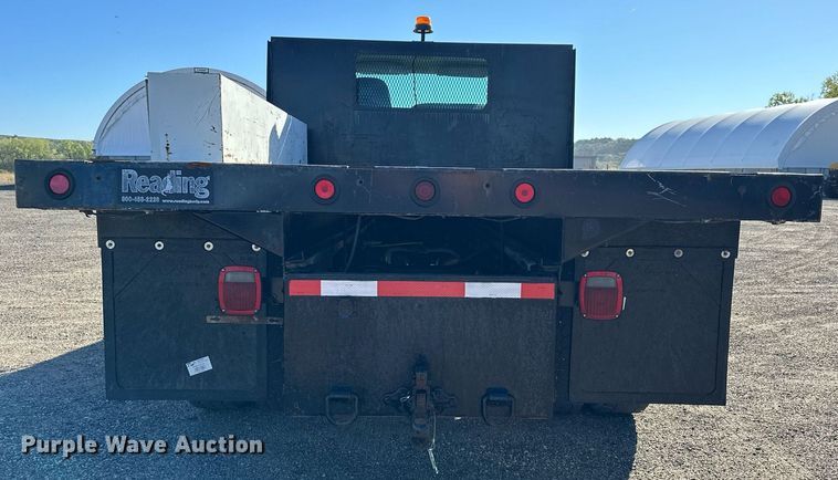 image for item NP9692 2005 Ford F650 Super Duty  flatbed truck