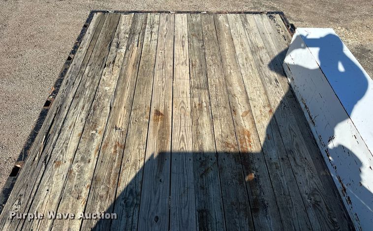 image for item NP9692 2005 Ford F650 Super Duty  flatbed truck