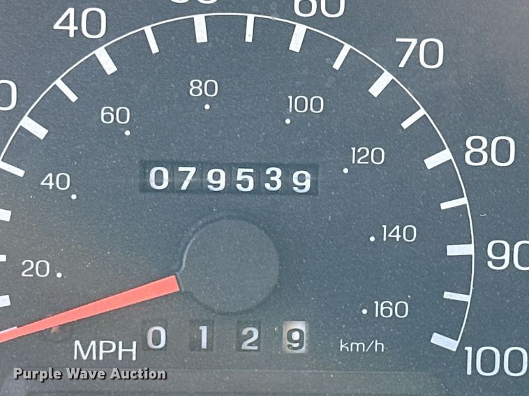 image for item NP9692 2005 Ford F650 Super Duty  flatbed truck