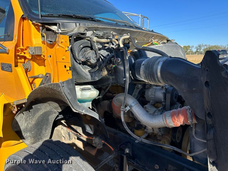 image for item NP9692 2005 Ford F650 Super Duty  flatbed truck