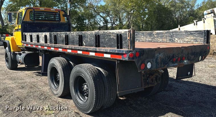 image for item NP9693 1987 Ford L8000  dump flatbed truck