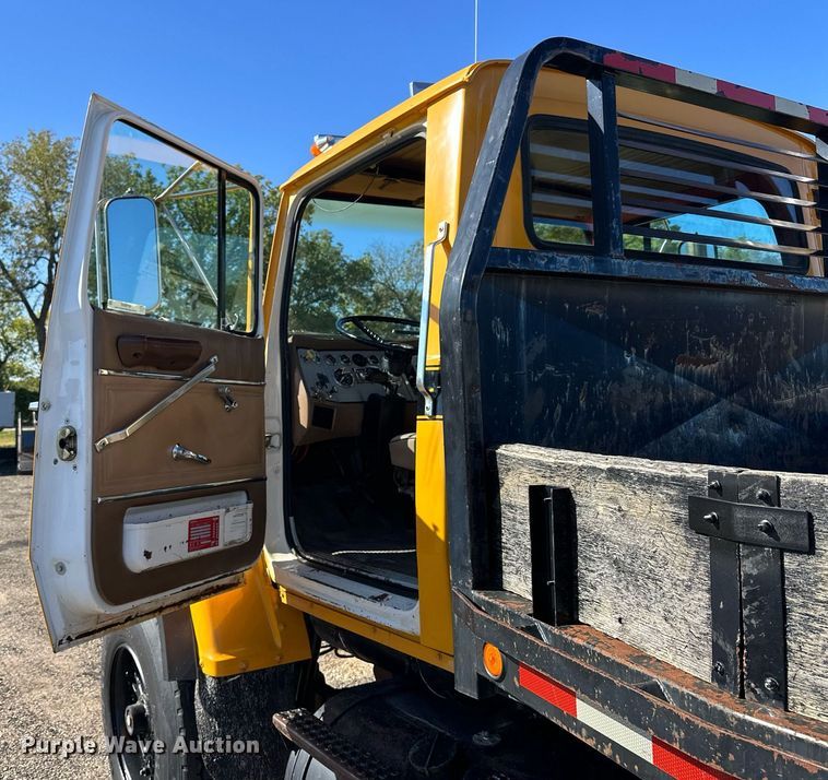 image for item NP9693 1987 Ford L8000  dump flatbed truck