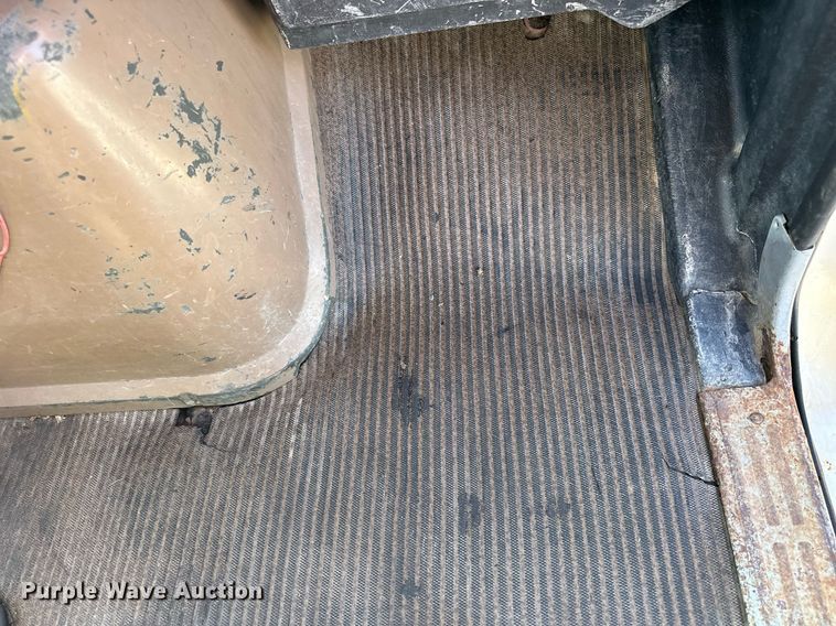 image for item NP9693 1987 Ford L8000  dump flatbed truck