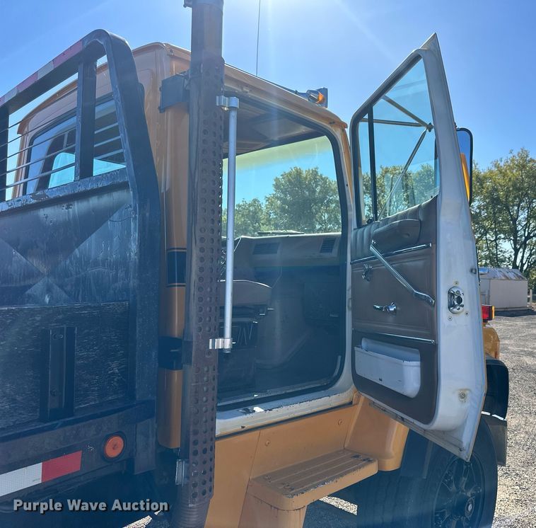 image for item NP9693 1987 Ford L8000  dump flatbed truck