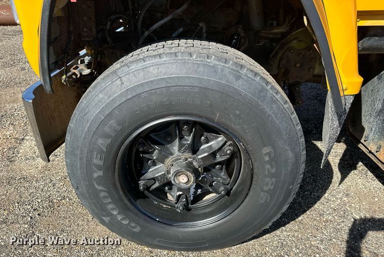 image for item NP9693 1987 Ford L8000  dump flatbed truck