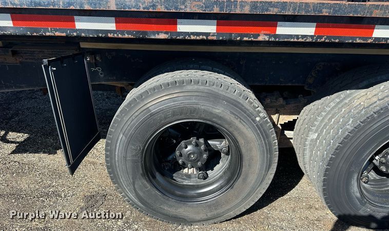image for item NP9693 1987 Ford L8000  dump flatbed truck