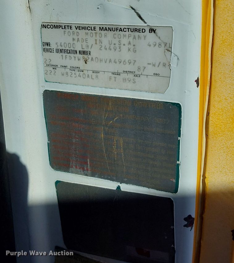 image for item NP9693 1987 Ford L8000  dump flatbed truck