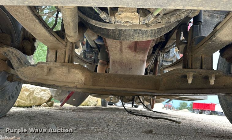 image for item NP9919 2015 Peterbilt 389  semi truck