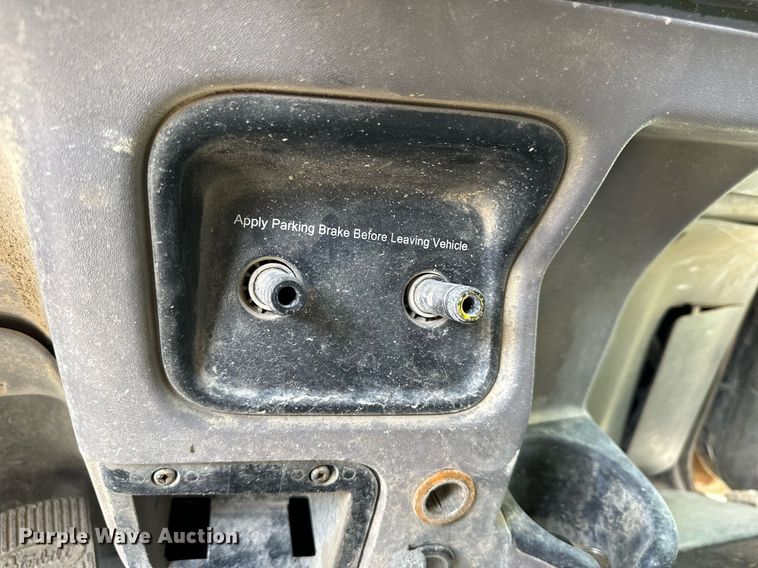 image for item NP9919 2015 Peterbilt 389  semi truck