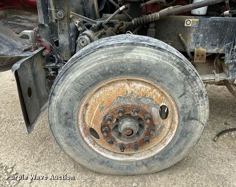 image for item NP9919 2015 Peterbilt 389  semi truck