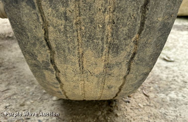 image for item NP9919 2015 Peterbilt 389  semi truck