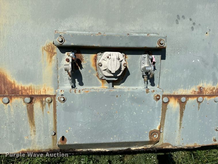 image for item NQ9319 1998 Nu Van NVF-48102  side curtain trailer