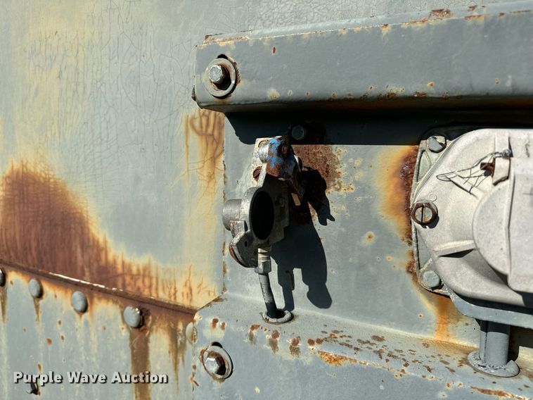 image for item NQ9319 1998 Nu Van NVF-48102  side curtain trailer