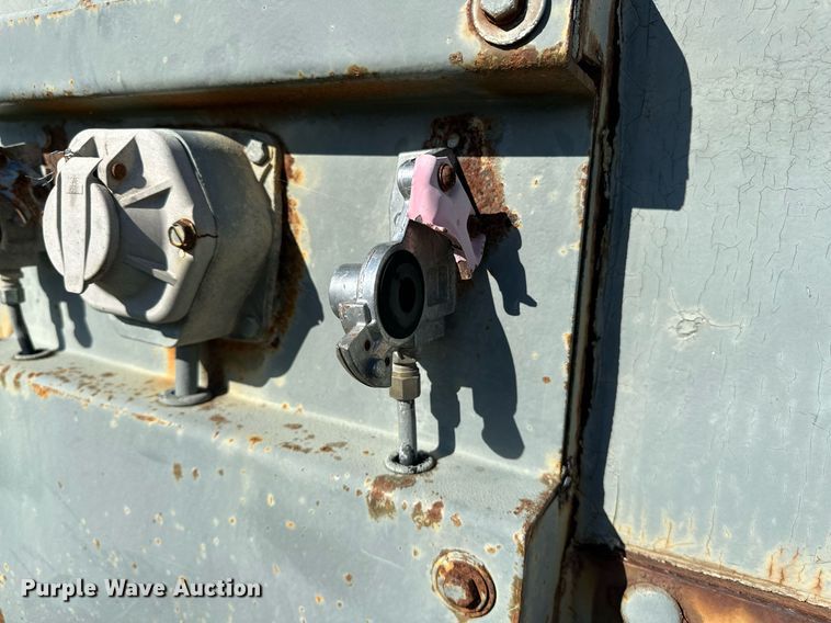 image for item NQ9319 1998 Nu Van NVF-48102  side curtain trailer