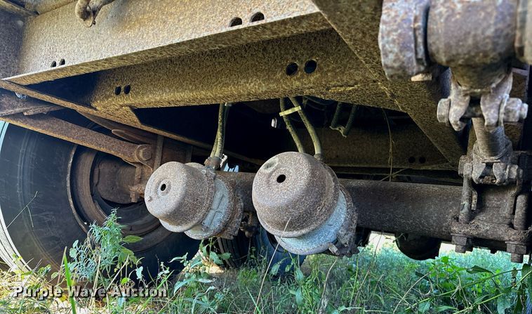 image for item NQ9319 1998 Nu Van NVF-48102  side curtain trailer