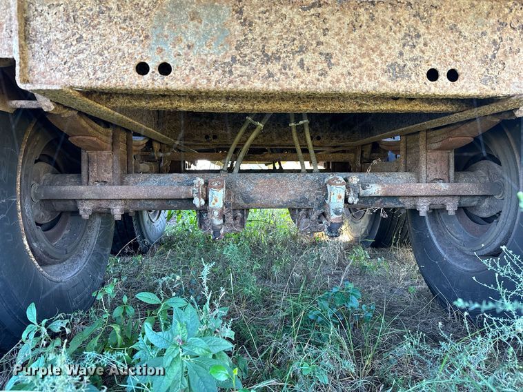 image for item NQ9319 1998 Nu Van NVF-48102  side curtain trailer