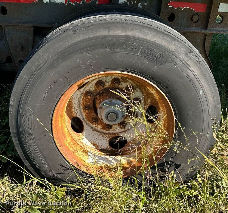 image for item NQ9319 1998 Nu Van NVF-48102  side curtain trailer