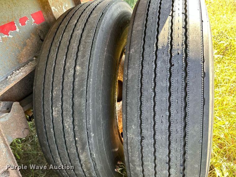 image for item NQ9319 1998 Nu Van NVF-48102  side curtain trailer