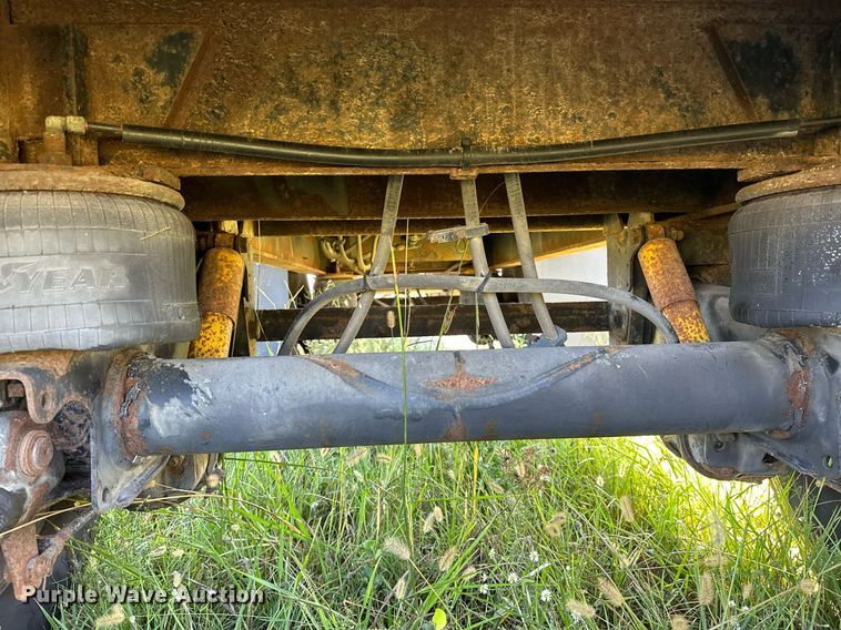 image for item NQ9320 2001 Utility TS2CHA  side curtain trailer