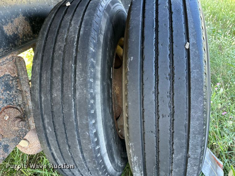 image for item NQ9320 2001 Utility TS2CHA  side curtain trailer