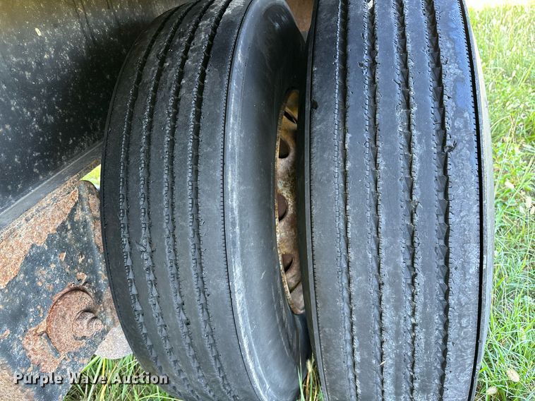 image for item NQ9320 2001 Utility TS2CHA  side curtain trailer