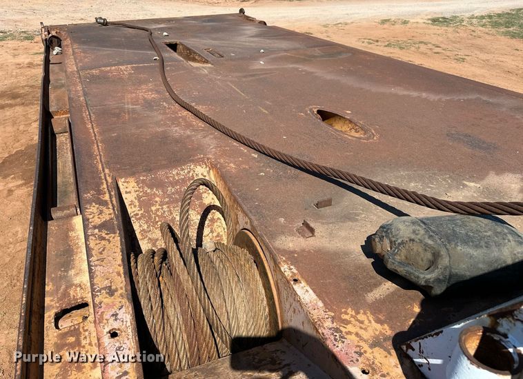 image for item NQ9338 1982 International Paystar 5000  winch truck