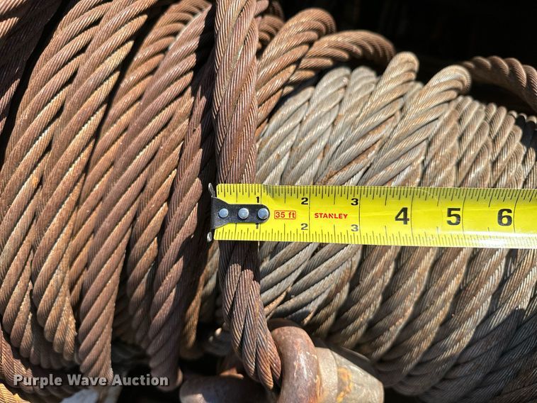 image for item NQ9338 1982 International Paystar 5000  winch truck