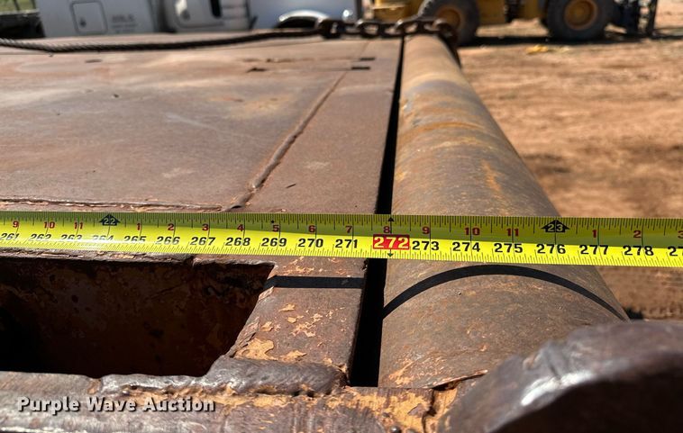 image for item NQ9338 1982 International Paystar 5000  winch truck