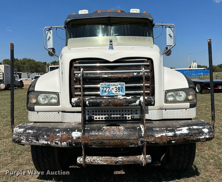 image for item NQ9339 2009 Mack GU713  winch truck