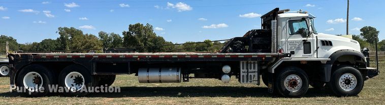 image for item NQ9339 2009 Mack GU713  winch truck