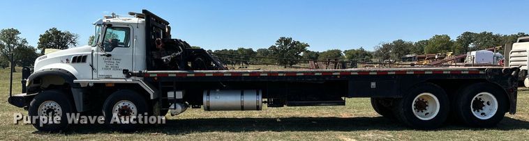 image for item NQ9339 2009 Mack GU713  winch truck