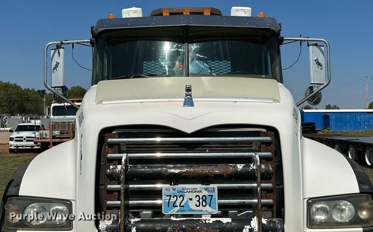 image for item NQ9339 2009 Mack GU713  winch truck