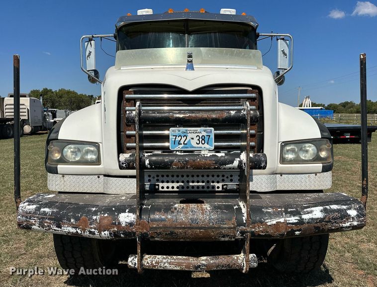 image for item NQ9339 2009 Mack GU713  winch truck