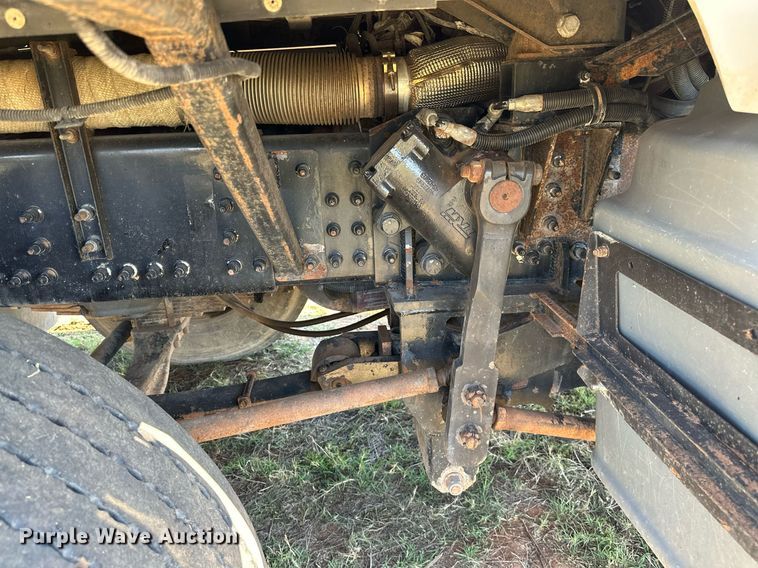 image for item NQ9339 2009 Mack GU713  winch truck