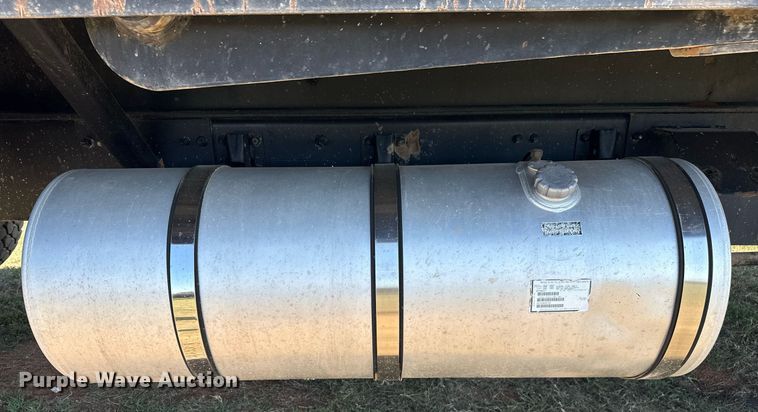 image for item NQ9339 2009 Mack GU713  winch truck