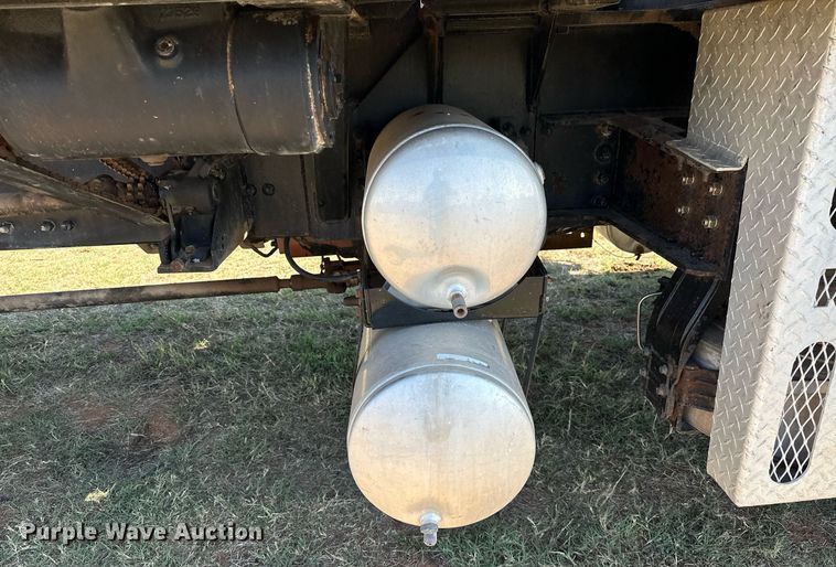 image for item NQ9339 2009 Mack GU713  winch truck