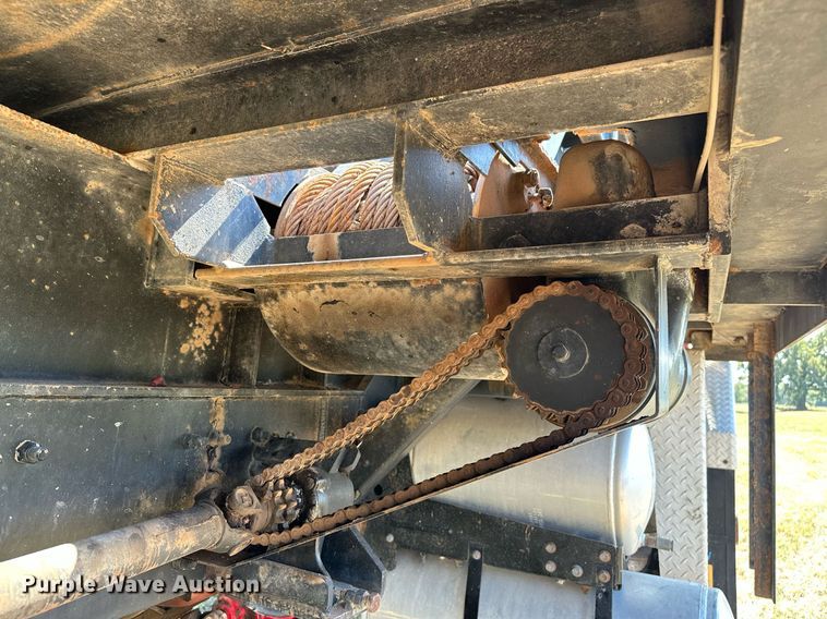 image for item NQ9339 2009 Mack GU713  winch truck