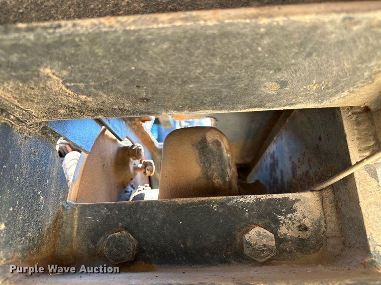 image for item NQ9339 2009 Mack GU713  winch truck