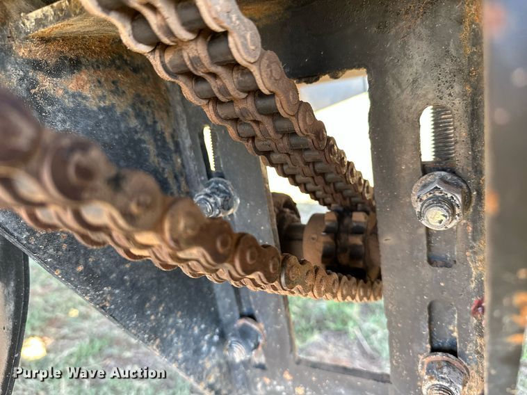 image for item NQ9339 2009 Mack GU713  winch truck