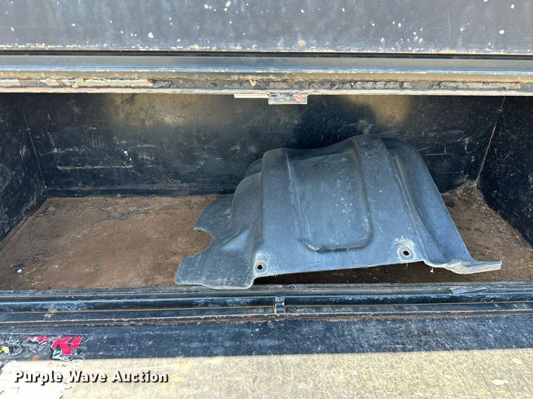 image for item NQ9339 2009 Mack GU713  winch truck