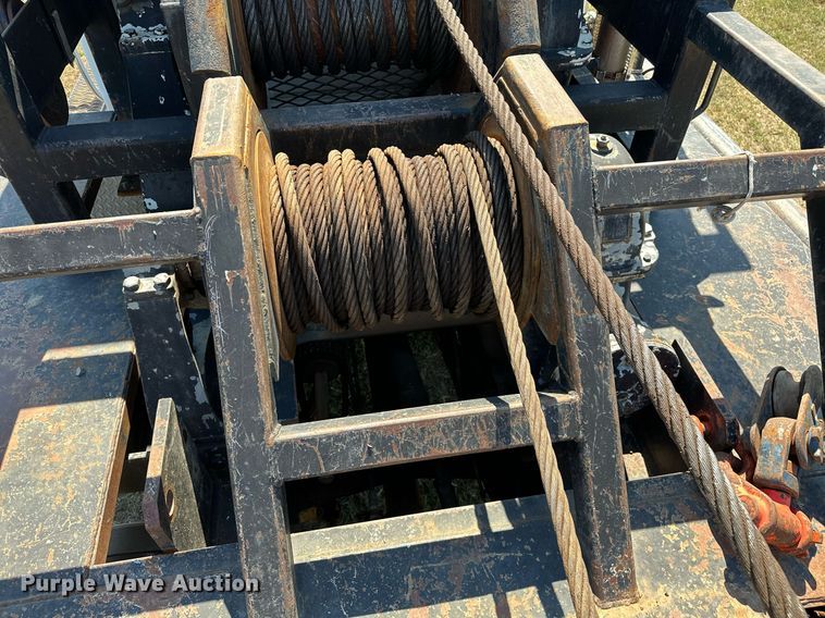 image for item NQ9339 2009 Mack GU713  winch truck