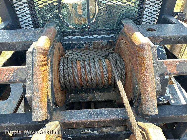 image for item NQ9339 2009 Mack GU713  winch truck