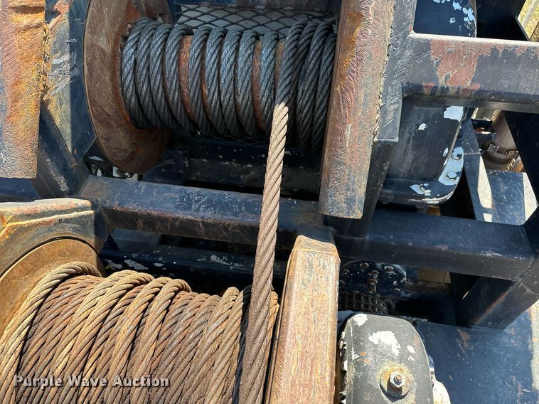 image for item NQ9339 2009 Mack GU713  winch truck