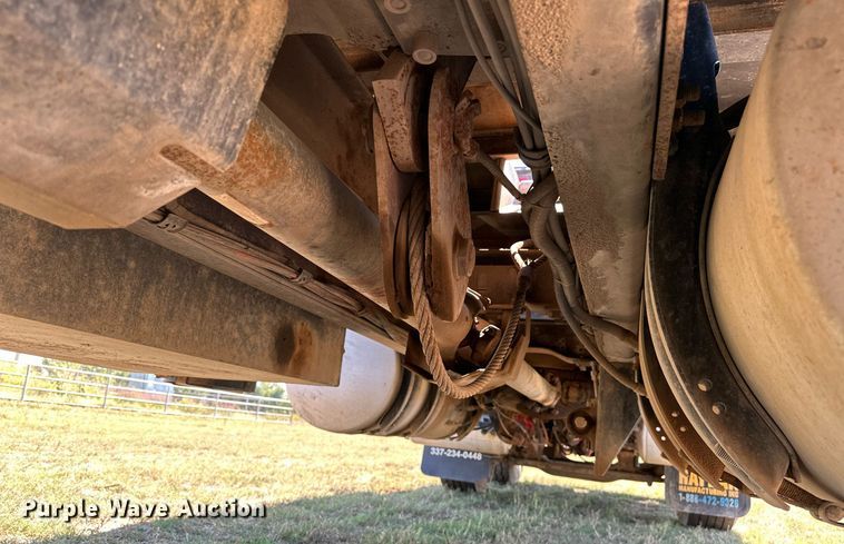 image for item NQ9339 2009 Mack GU713  winch truck