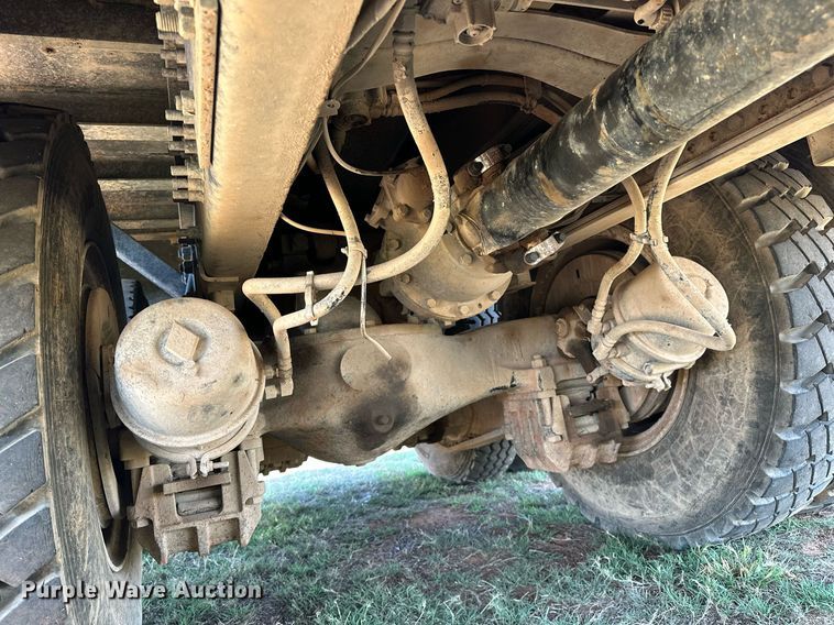 image for item NQ9339 2009 Mack GU713  winch truck