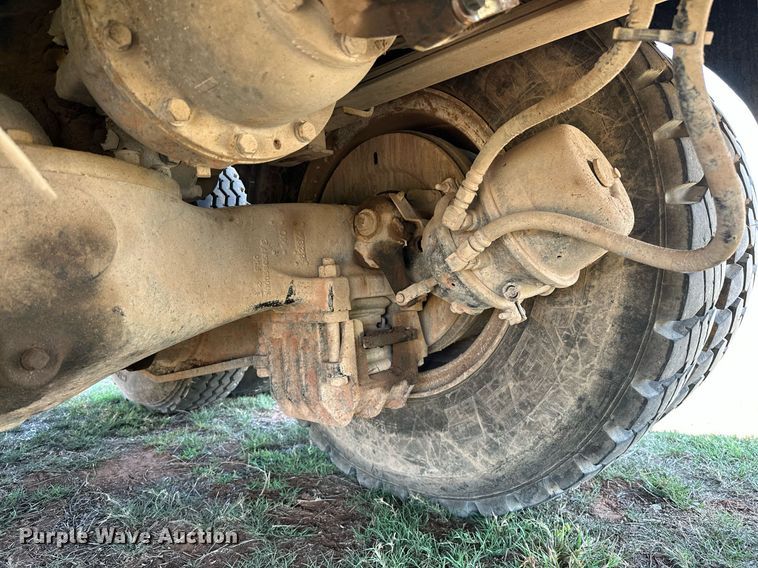 image for item NQ9339 2009 Mack GU713  winch truck