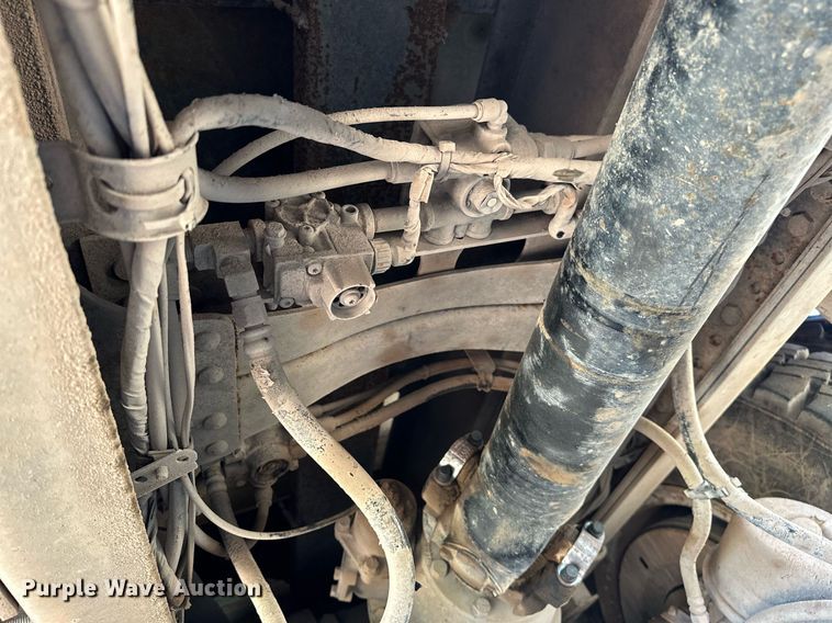 image for item NQ9339 2009 Mack GU713  winch truck