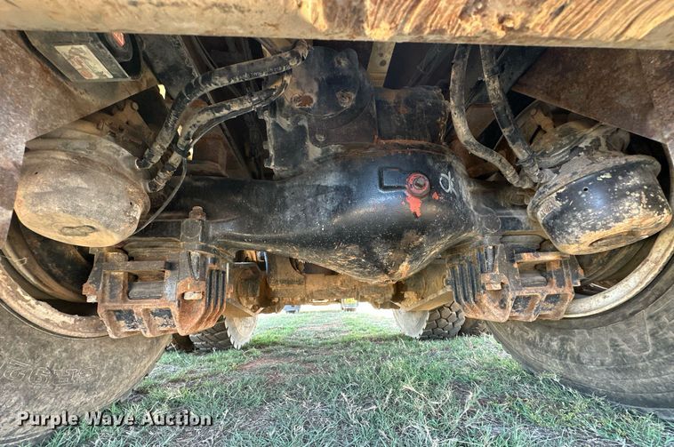 image for item NQ9339 2009 Mack GU713  winch truck