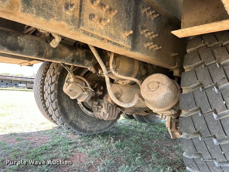 image for item NQ9339 2009 Mack GU713  winch truck